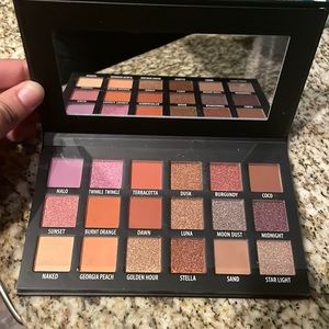 KAB Cosmectics Day + Night eyeshadow palette - BRAND NEW